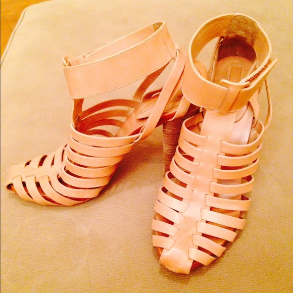 EUC BCBGMaxazria Nude Heeled Sandals