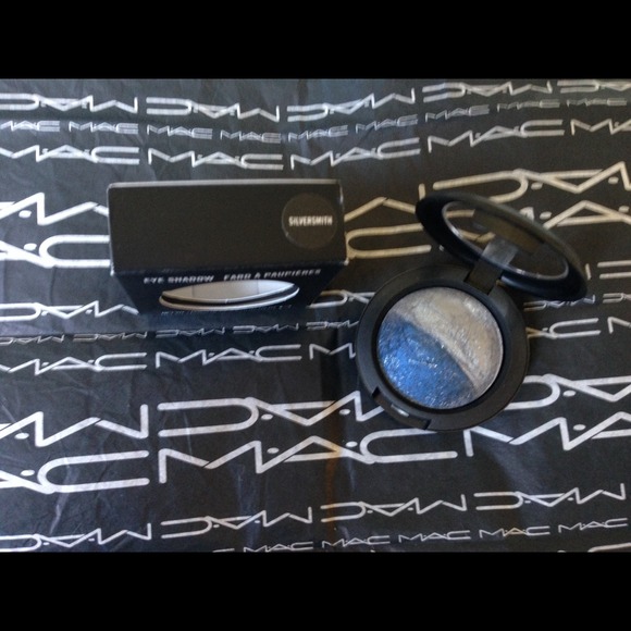 NIB MAC Mineralize eyeshadow duo in SILVERSMITH