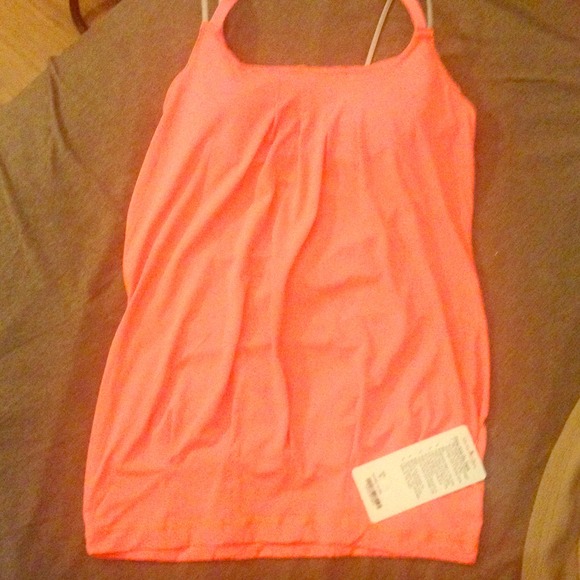 🚫SOLD🚫Lululemon flow and go tank 8 NWT