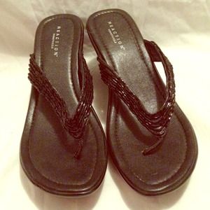 Kenneth Cole reaction sandals-like new!