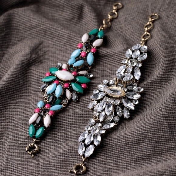 Clear Stone Vintage Flower Metal Bracelet - Picture 1 of 1