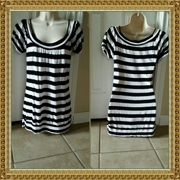 American Dream Tops - DONATED🎉HP🎉Black and White striped casual top