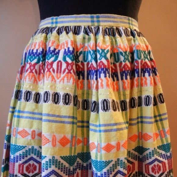 Vintage Embroidered 70s Guatemalan Maxi Skirt๐ป๐ต - Picture 2 of 5