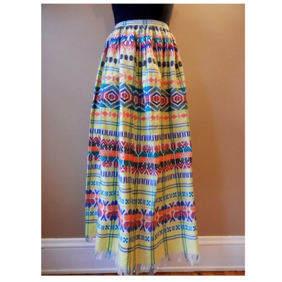Vintage Embroidered 70s Guatemalan Maxi Skirt๐ป๐ต - Picture 3 of 5
