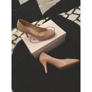 Steve Madden small heel pump