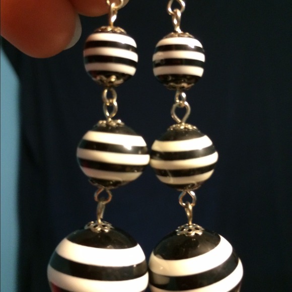 Black and white stripe bead earrings