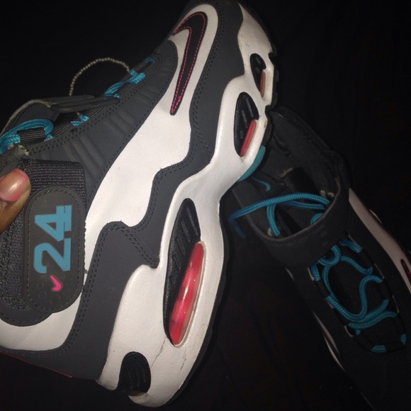 Griffins White,Grey, Pink , turquoise - Picture 2 of 4