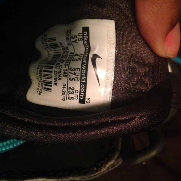 Griffins White,Grey, Pink , turquoise - Picture 4 of 4