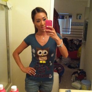 NWOT! Xmas owl v neck tee