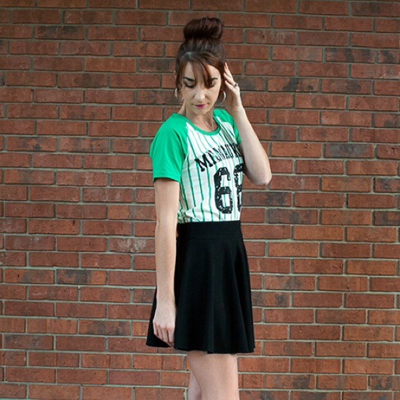 Oasap Tops - Graphic Print Baseball Tee Oasap Tops - Graphic Print Baseball Tee