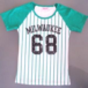 Oasap Tops - Graphic Print Baseball Tee Oasap Tops - Graphic Print Baseball Tee