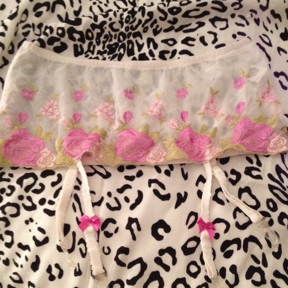 Sexy lace lingerie garter skirt