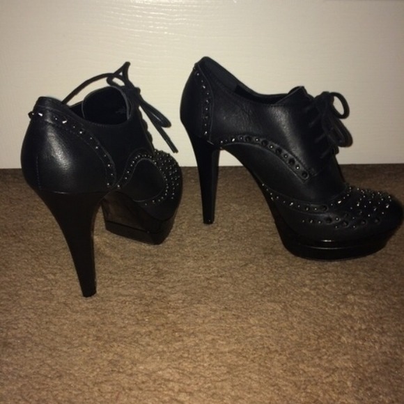 Gorgeous Black Studded Gianni Bini Lace Up Heels!
