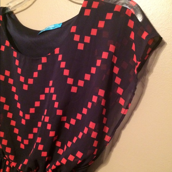 Geometric navy and red dress! 😍❤️ - Picture 3 of 4