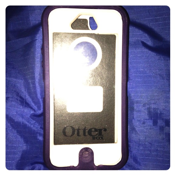 Purple/White iPhone 5/5S Otter Box Case
