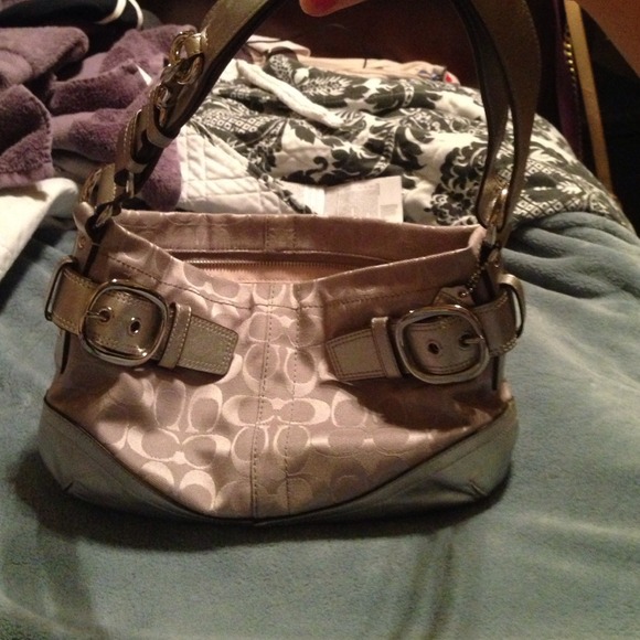 Coach purse. - Picture 4 of 4