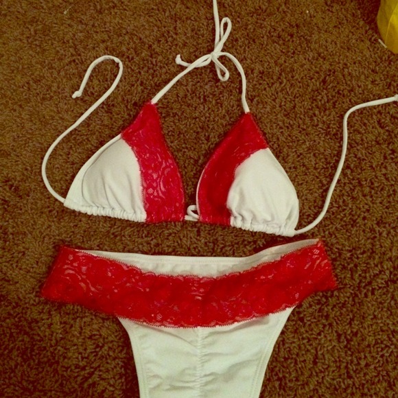 Lace bikini with scrunch butt