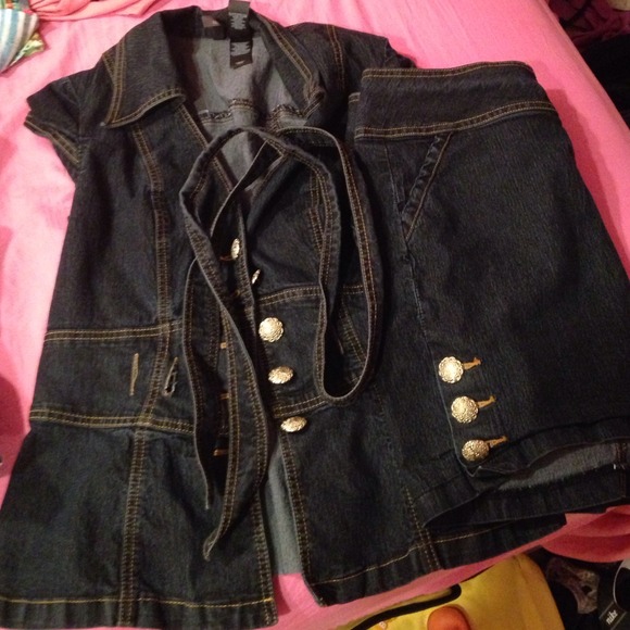 Matching set:denim jacket with skirt