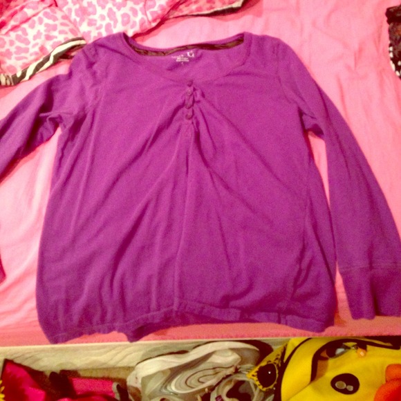 Purple top, long sleeves