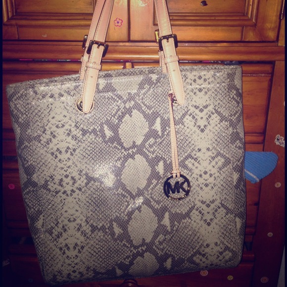 Authentic Micheal Kors handbag