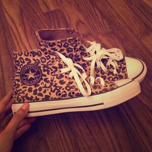 Cheetah print converse, size 7.5