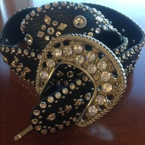 1 1/2 Kippys belt w/ Pave crystal buckle💝🌷