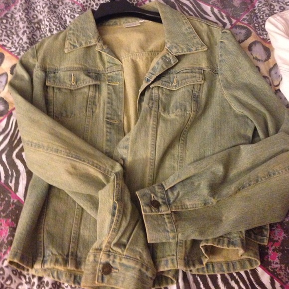 Lightly used but in great condition jeans jacket