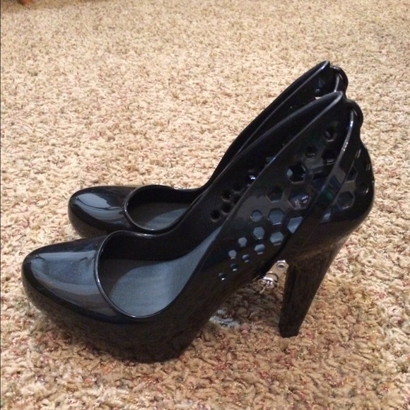 Melissa - Picture 2 of 4