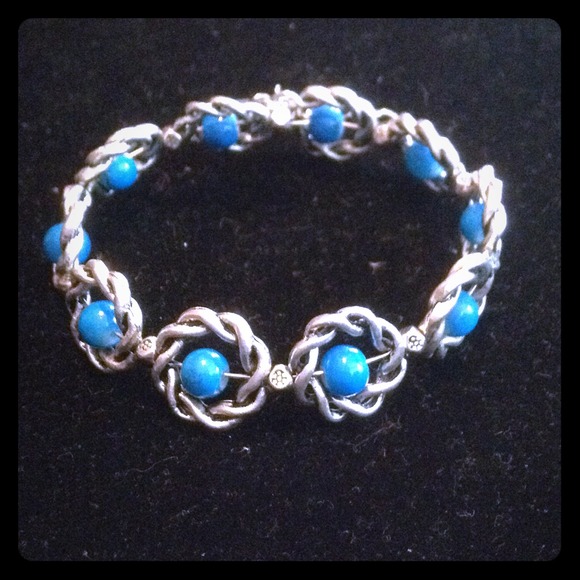 BUY 2 GET 3 FREE! Blue & silver bracelet. - Picture 1 of 1