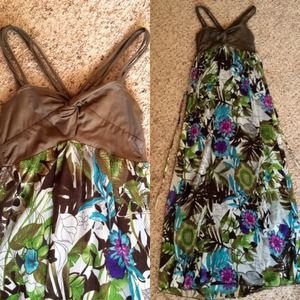 Tropical maxi dress.