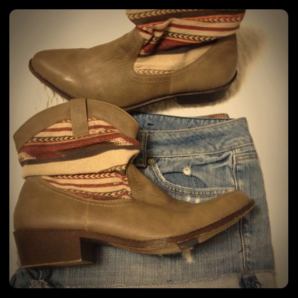 Brand new short western boots!!