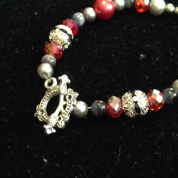 Red & grey Hamsa bracelet. NWT - Picture 2 of 2