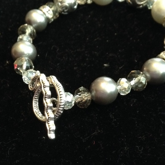 Silver & grey bracelet. NWT - Picture 2 of 2