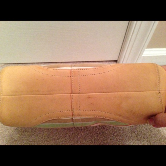 ❌SOLD❌ Coach Handbag - Picture 4 of 4