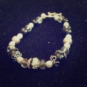 Silver & grey bracelet with heart toggle. NWT