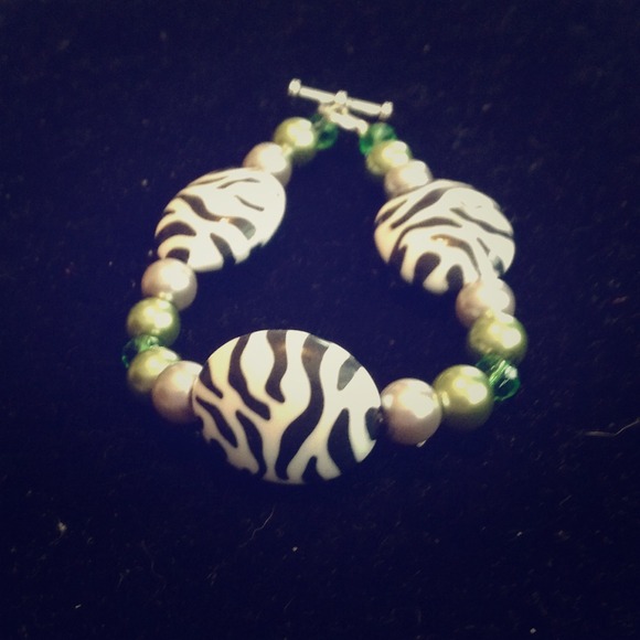 Zebra & green bracelet. NWT - Picture 1 of 2