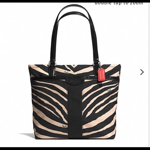 REDUCE PRICE 🐾 SIGNATURE STRIPE ZEBRA PRINT TOTE - Picture 1 of 3