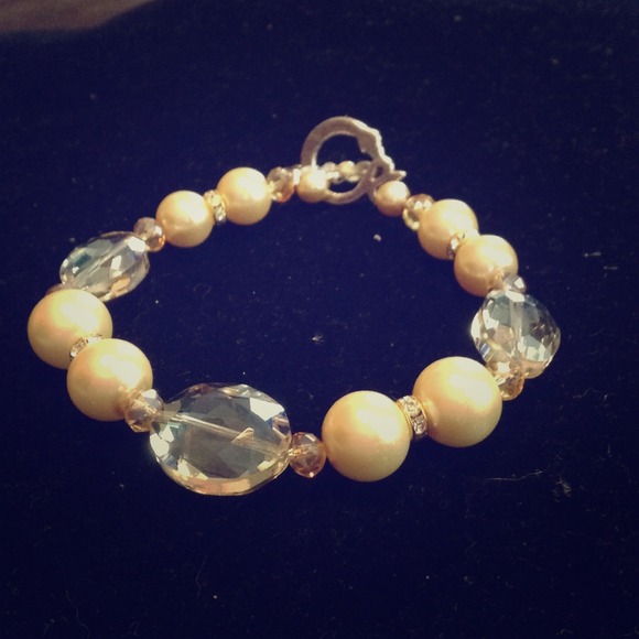 Silver, gold & oyster bracelet with snake toggle. - Picture 1 of 2