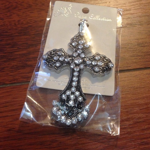 Neckless - Picture 1 of 1