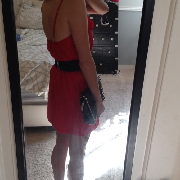 Gorgeous red dress - Picture 3 of 4