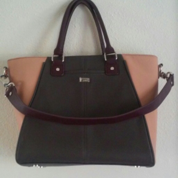 68 jewell handbags jewell district handbag from lyn cromar s closet on poshmark 68 jewell handbags jewell district handbag from lyn cromar s closet on poshmark