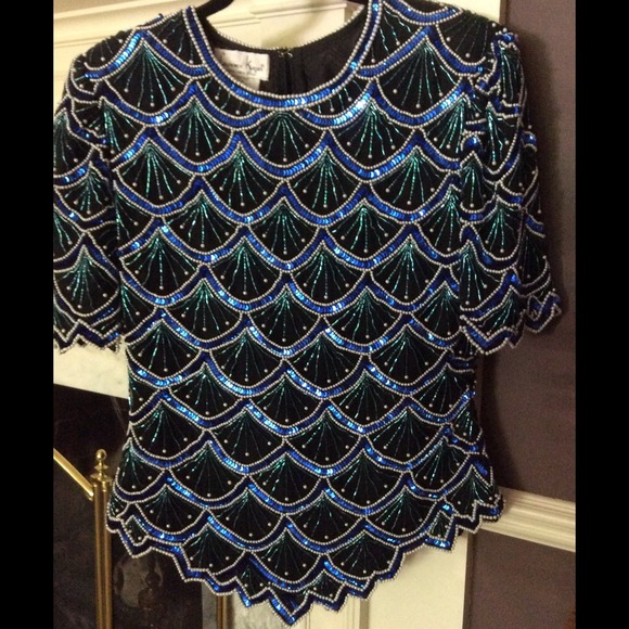 PRICE REDUCTION!!  🎀 Gorgeous Sequined Top 🎀