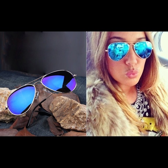 😘 Accessories - 🎉HP 7/30🎉 AVIATOR STYLE MIRRORED SUNGLASSES 👓
