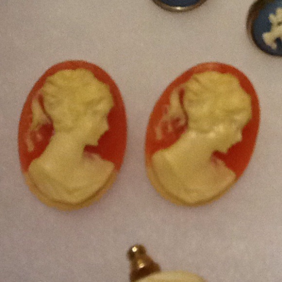 Beautiful earrings - Picture 3 of 4