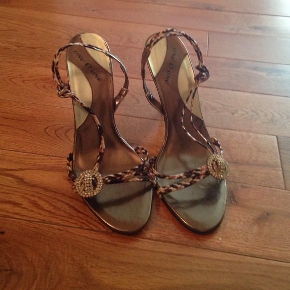One O One heels