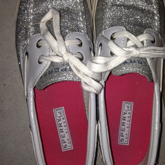 sperrys - Picture 1 of 4