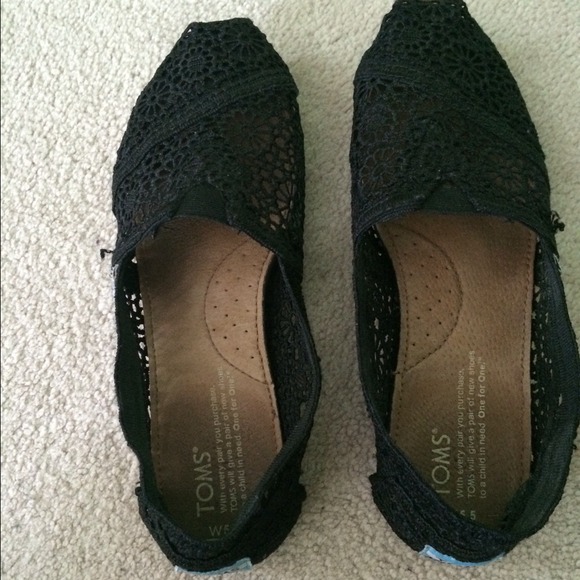black crochet toms, size 5.5