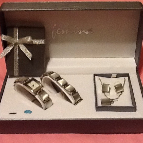 Beautiful set of jewelry
