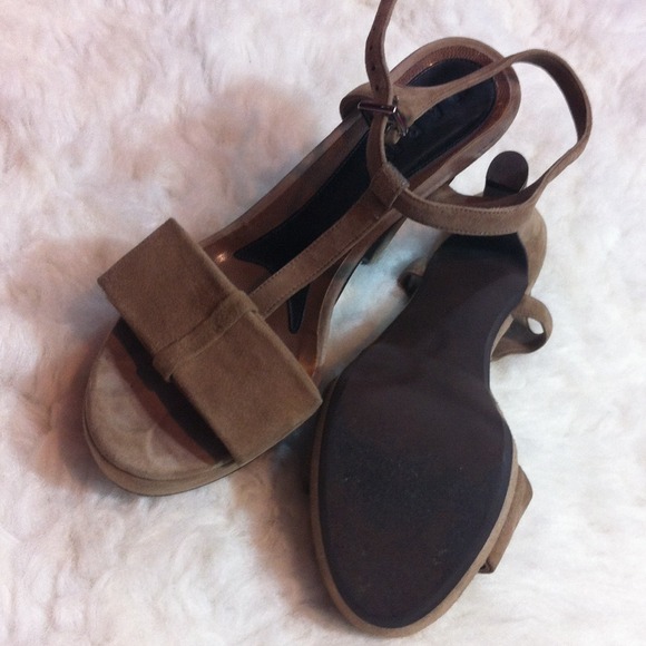 Marni Shoes - 🍁Gorgeous Marni Suede TStrap Bow Heel Marni Shoes - 🍁Gorgeous Marni Suede TStrap Bow Heel