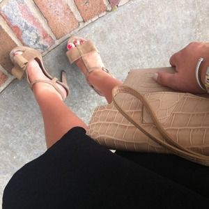 Marni Shoes - 🍁Gorgeous Marni Suede TStrap Bow Heel Marni Shoes - 🍁Gorgeous Marni Suede TStrap Bow Heel